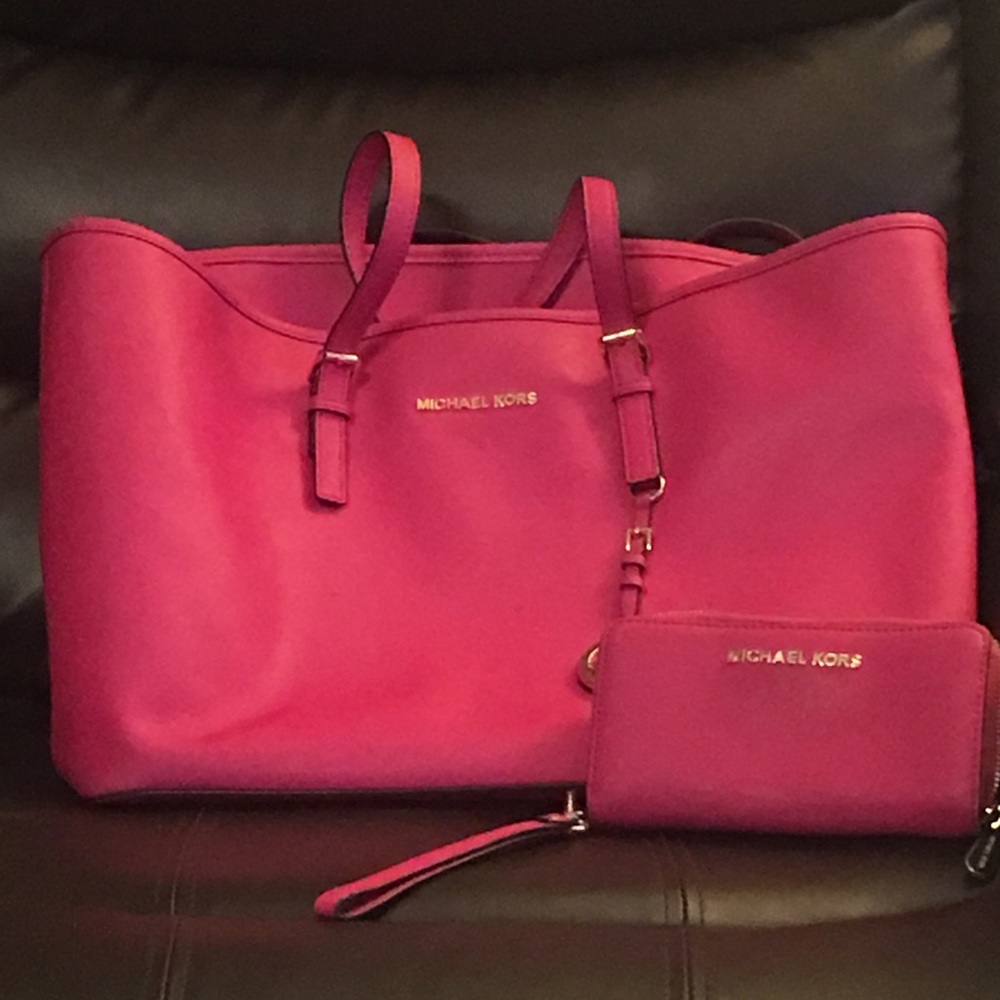 Michael Korrs purse